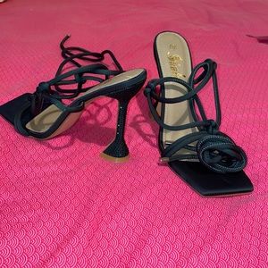 A gorgeous green heel with maximum comfortability for a girls night out or date!